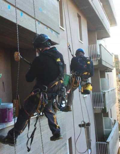 MESSA IN SICUREZZA EDIFICI SKY WORKS LAVORI IN CORDA LEGNANO